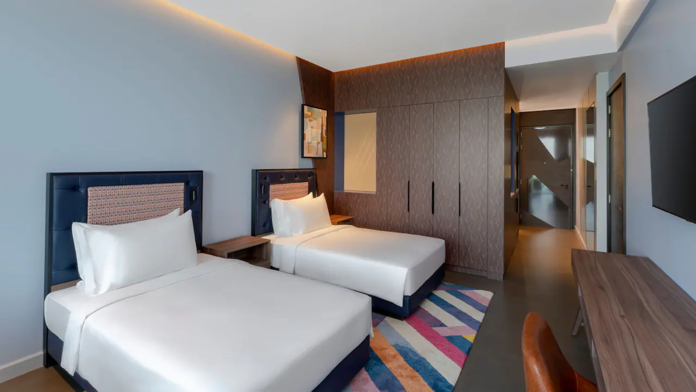 Hyatt Centric Jumeirah Dubai izgled standradne sobe.jpg