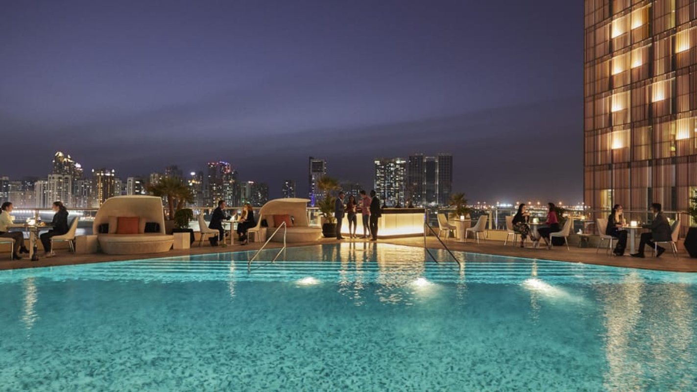Four Seasons Hotel Abu Dhabi at Al Maryah Island bazen.jpg