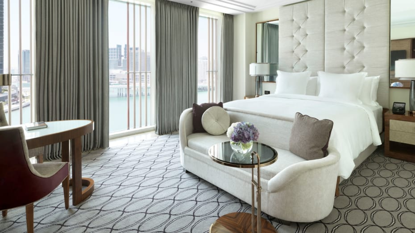 Four Seasons Hotel Abu Dhabi at Al Maryah Island deluxe waterfront soba.jpg