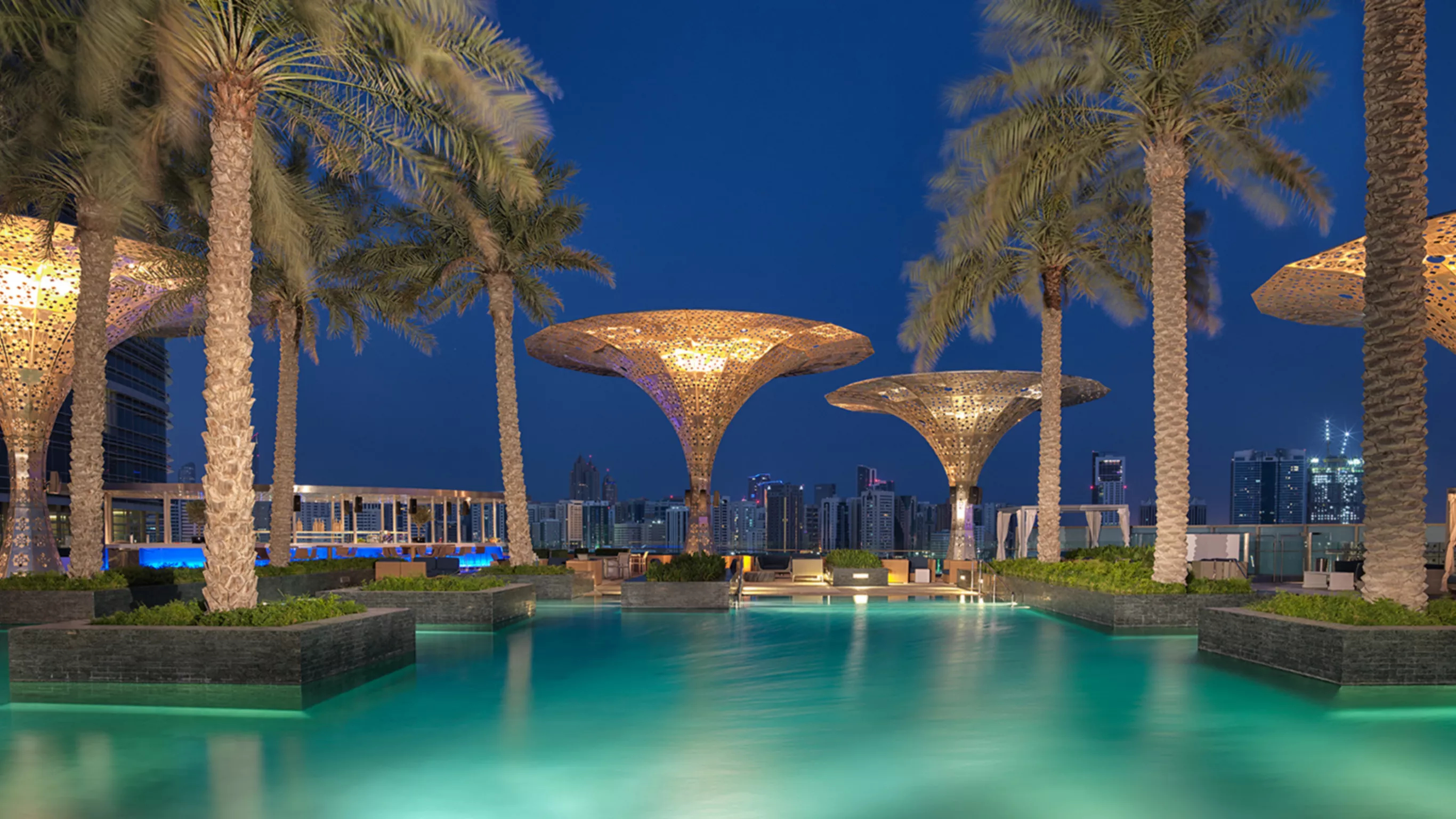 Rosewood Abu Dhabi bazen.jpg