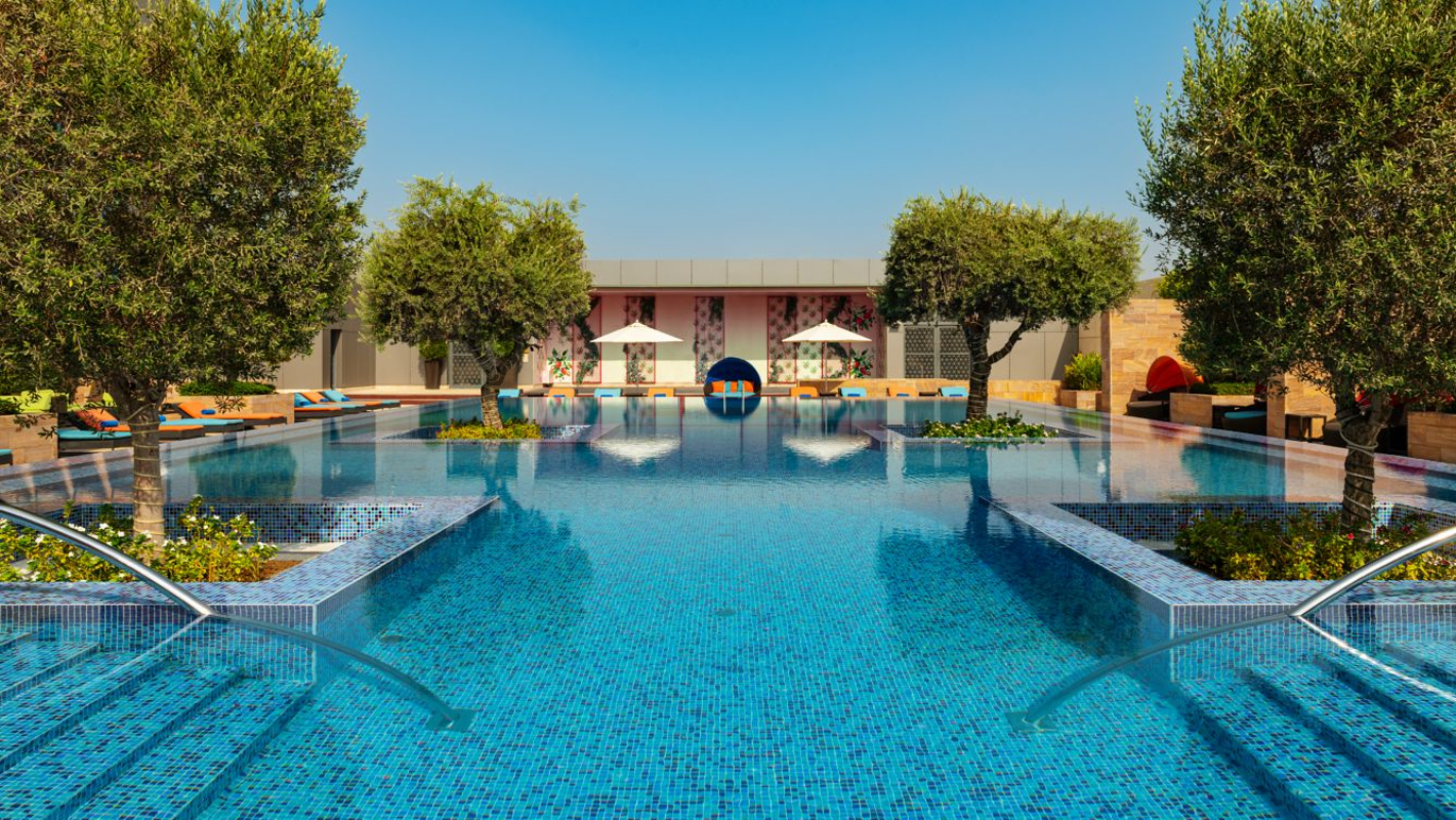 Aloft Abu Dhabi bazen.jpg
