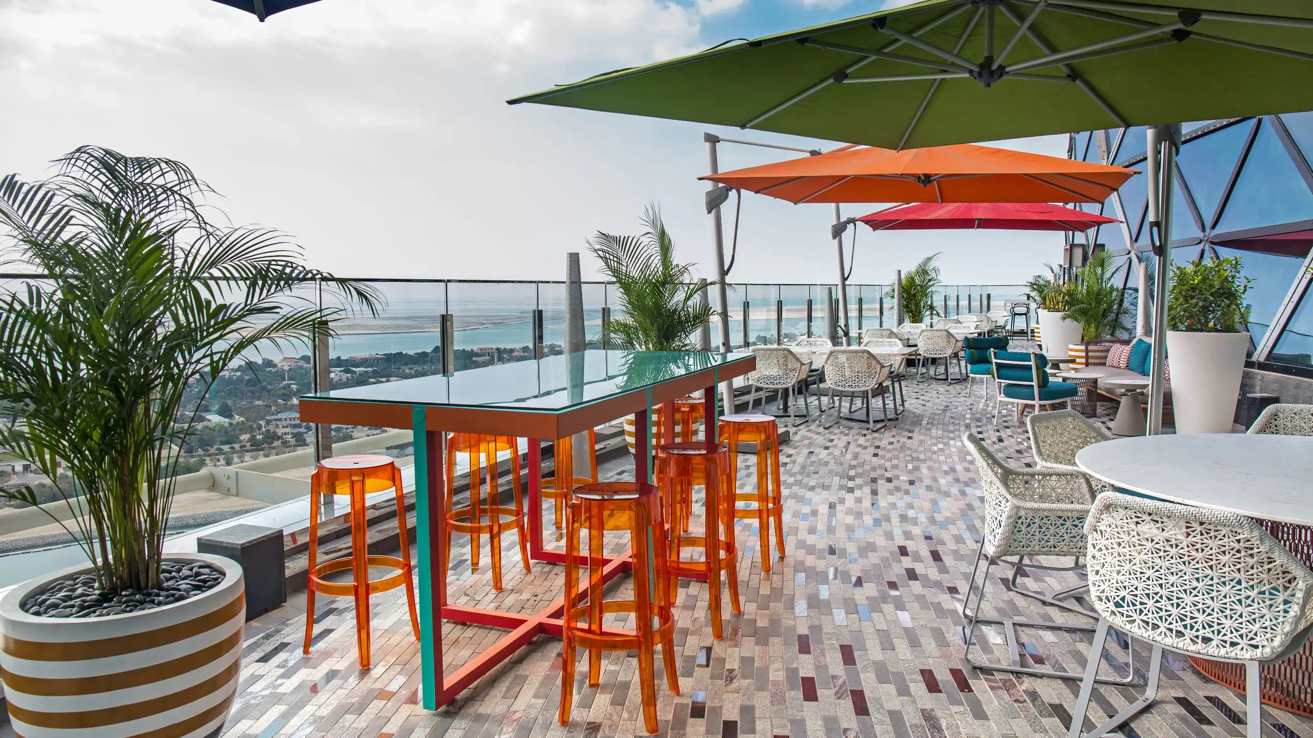 Andaz Capital Gate abu Dhabi-a concept by Hyatt bar.jpg