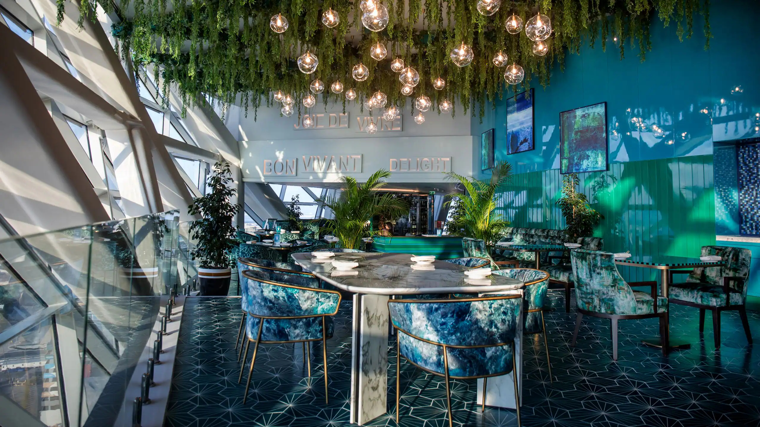 Andaz Capital Gate abu Dhabi-a concept by Hyatt restoran.jpg