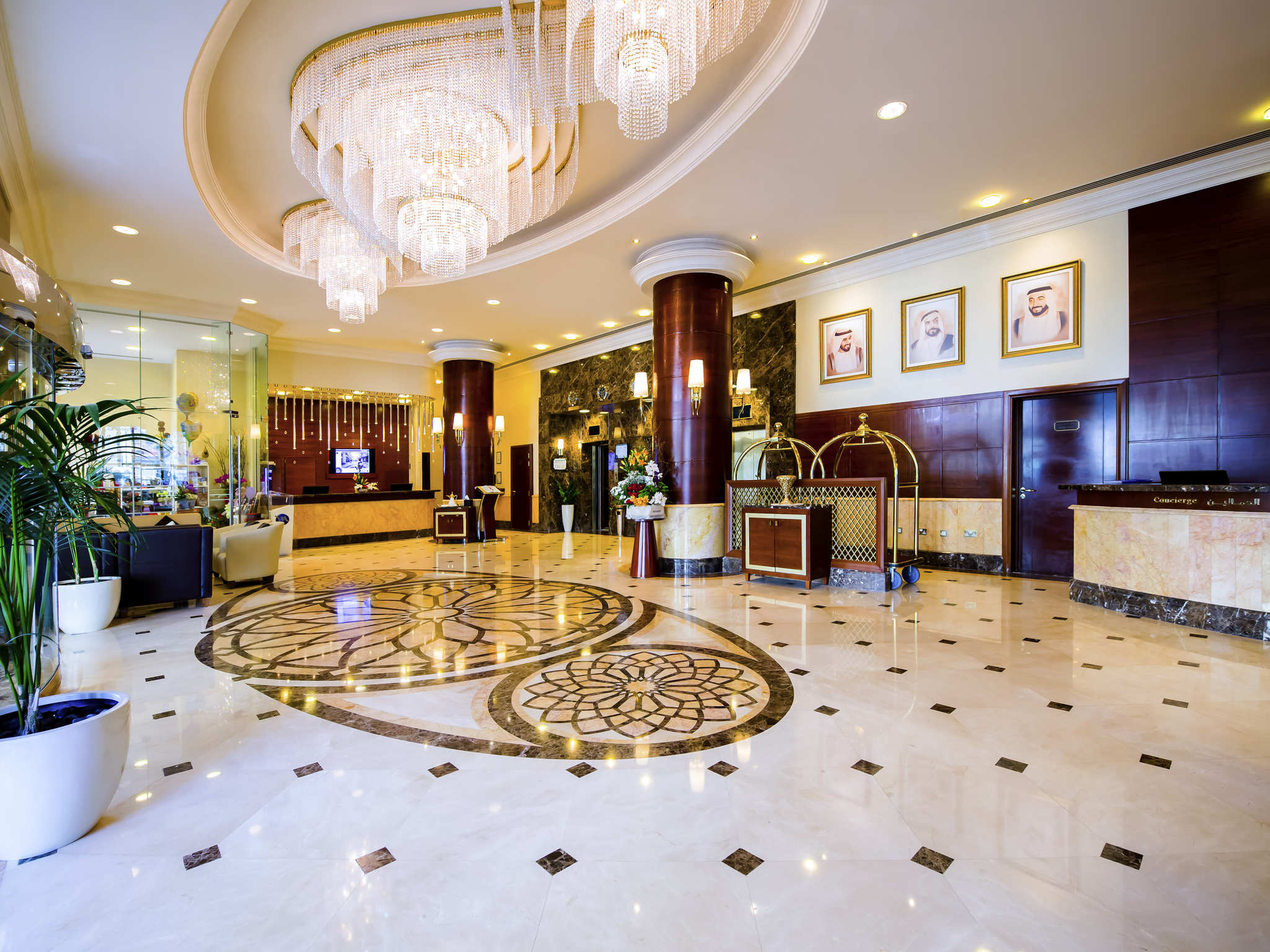 Majlis Grand Mercure Residence Abu Dhabi lobi.jpg