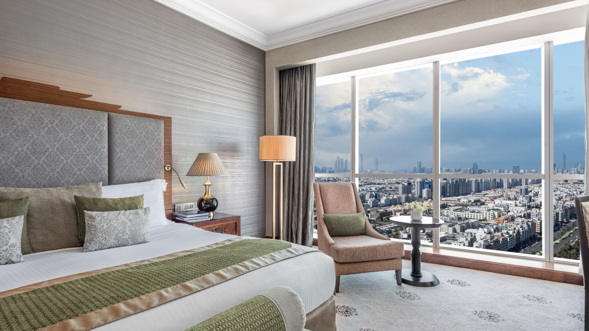 Dusit Thani Abu Dhabi soba.jpg