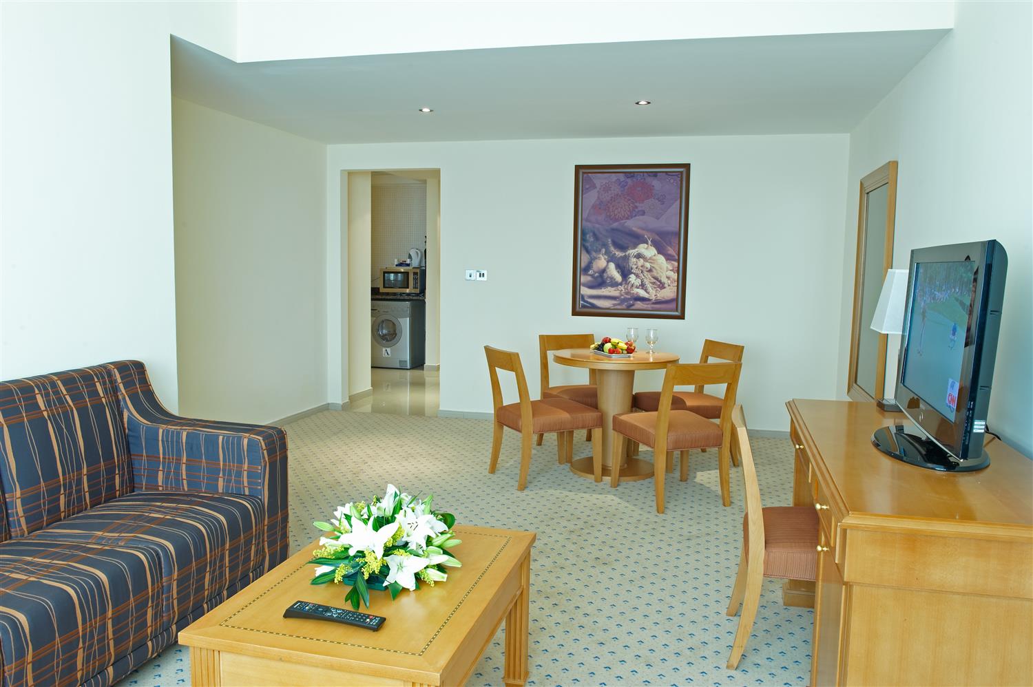 Golden Tulip Sharjah Hotel Apartments-Dvosoban suite.jpg