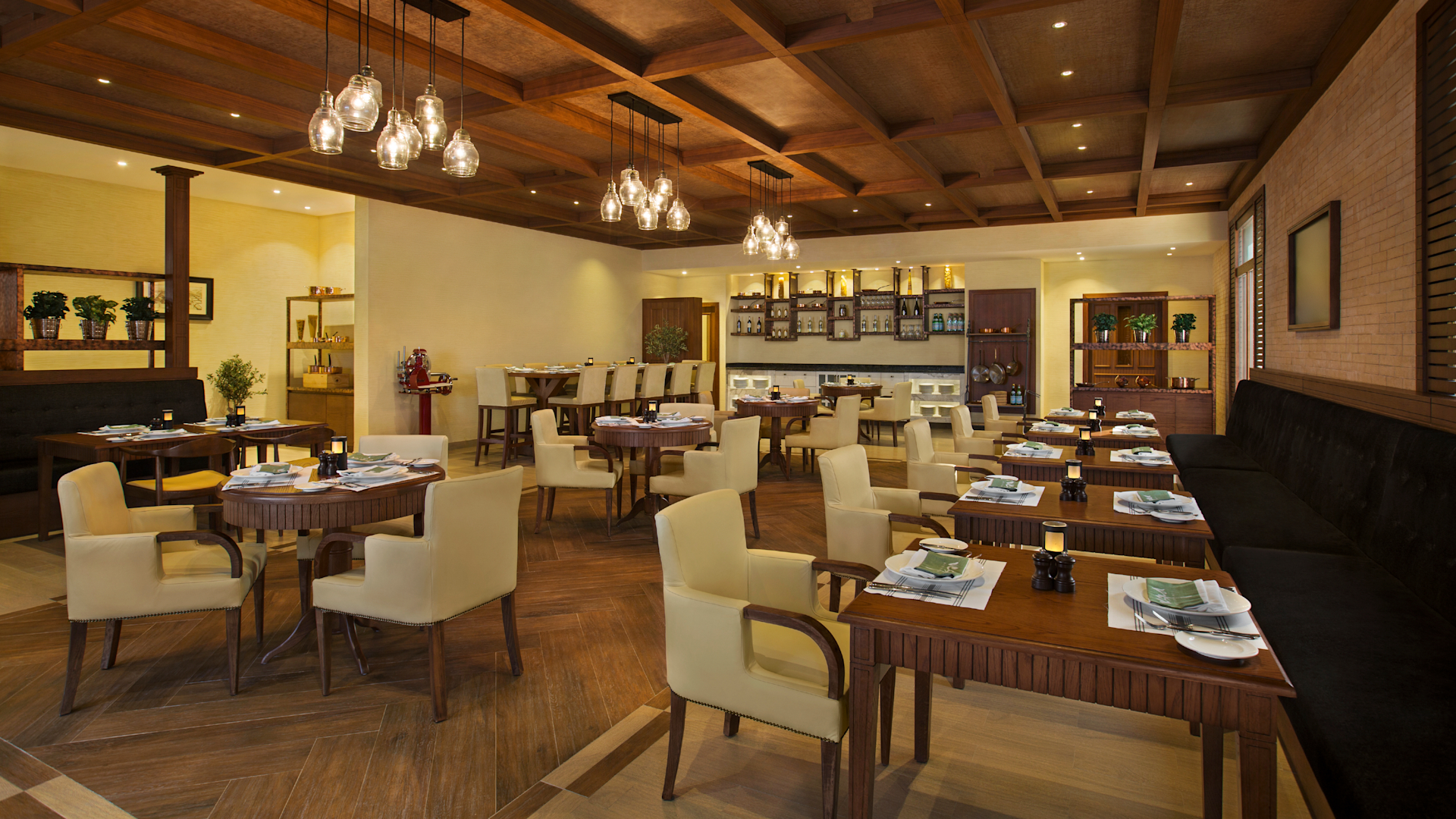 DoubleTree by Hilton Resort & Spa Marjan Island restoran.jpg