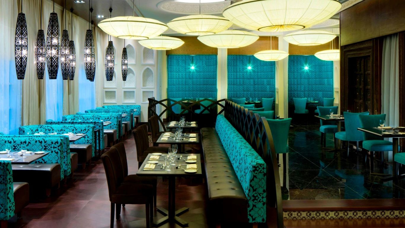Sheraton Sharjah Beach Resort & Spa-Bliskoistocni restoran.jpg