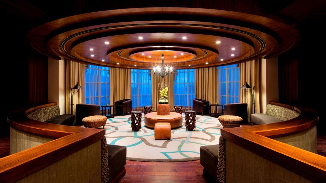Sheraton Sharjah Beach Resort & Spa-Lounge bar.jpg
