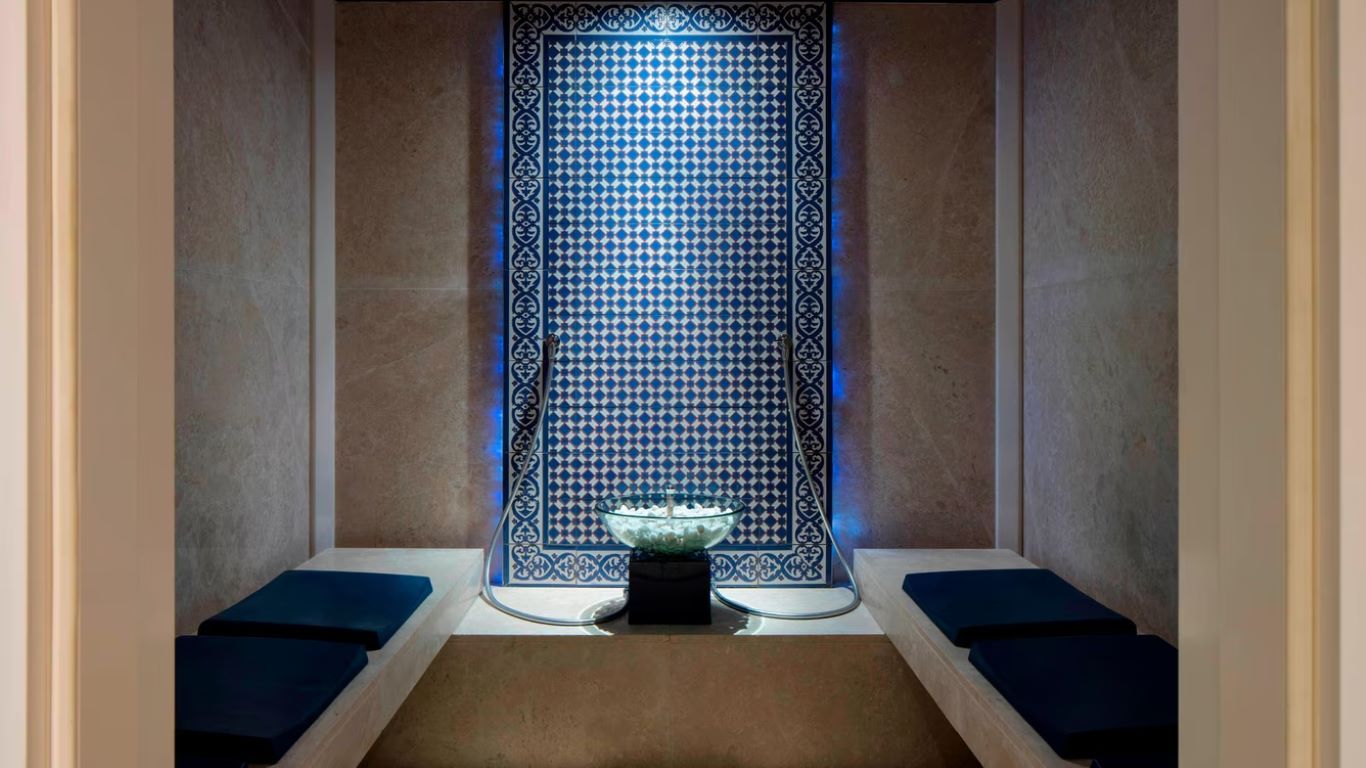 Sheraton Sharjah Beach Resort & Spa-Parno kupatilo.jpg