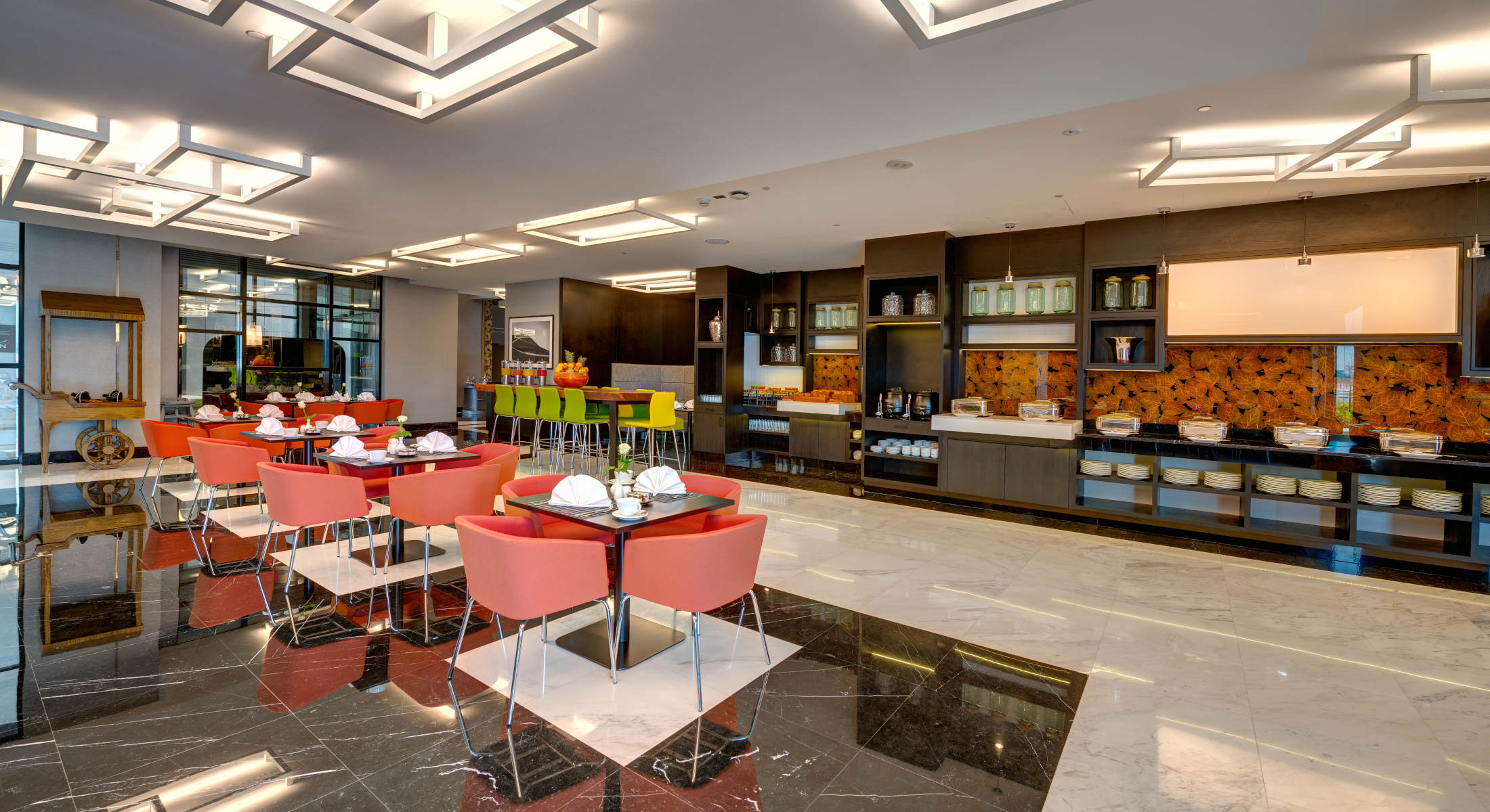 Novotel Sharjah Expo Center-Glavni restoran.jpg