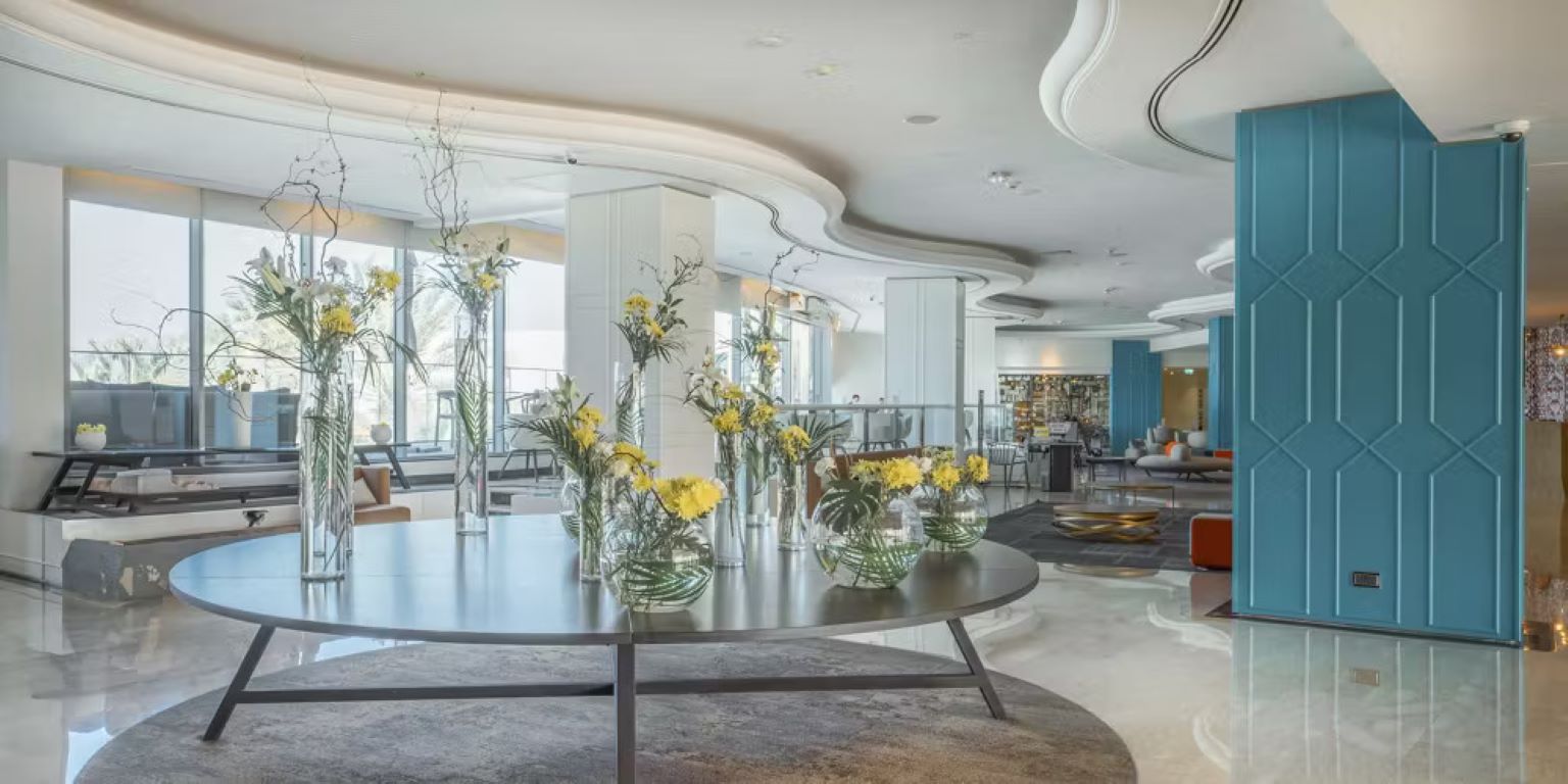 Occidental Sharjah Grand-Enterijer hotela.jpg