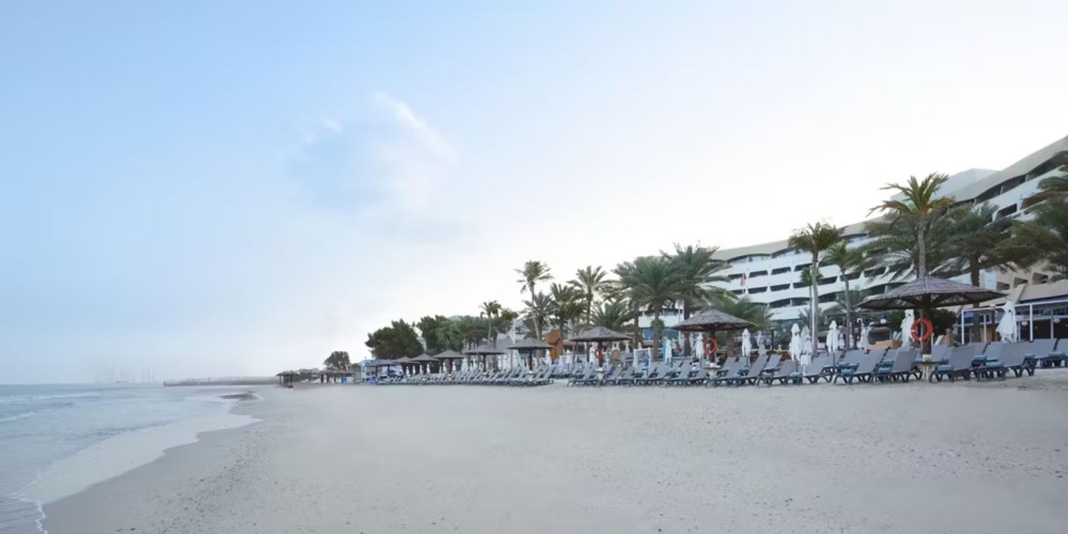Occidental Sharjah Grand-Izlaz na plazu.jpg