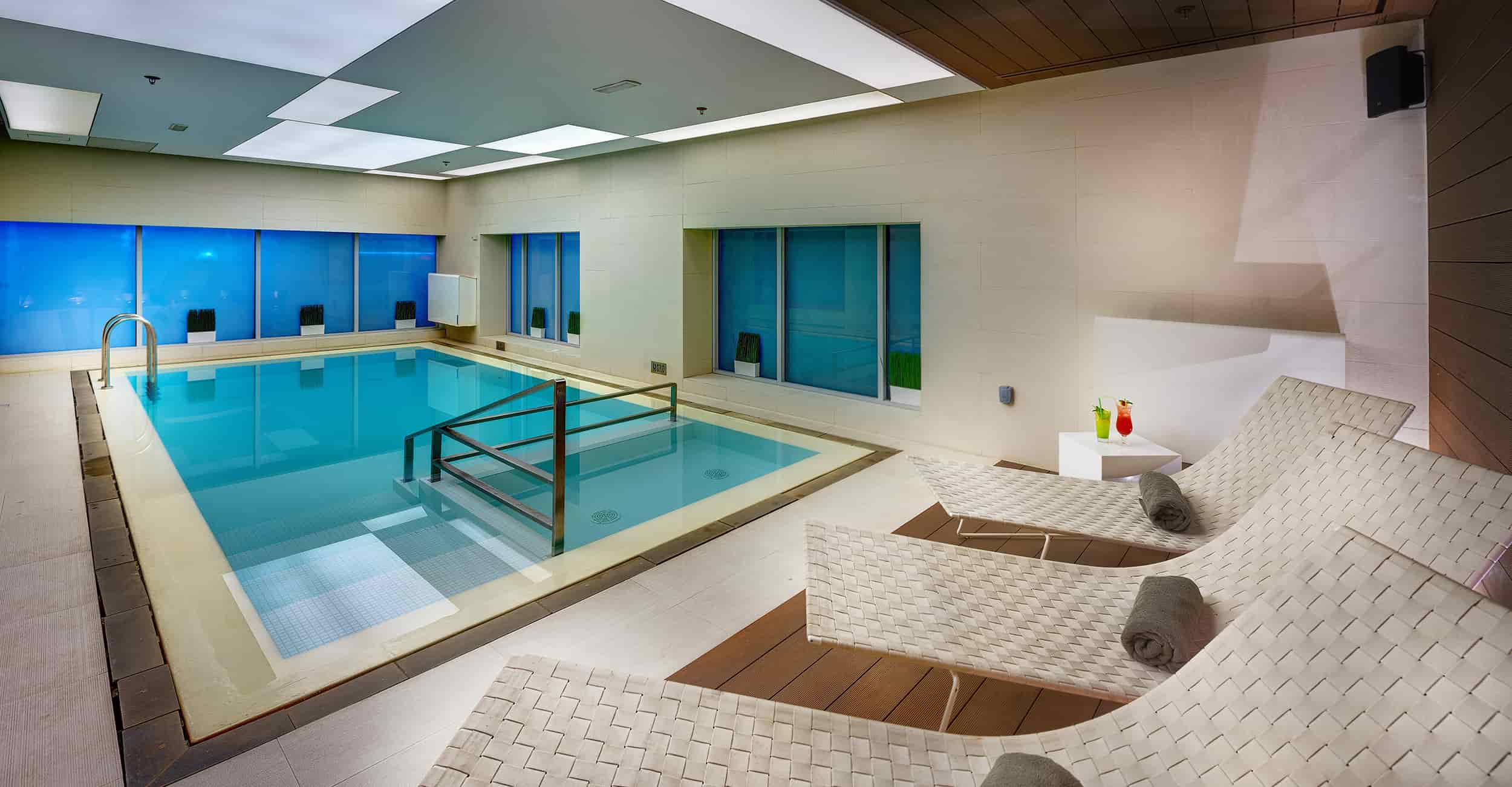 Hotel 72 Sharjah Waterfront-Bazen.jpg