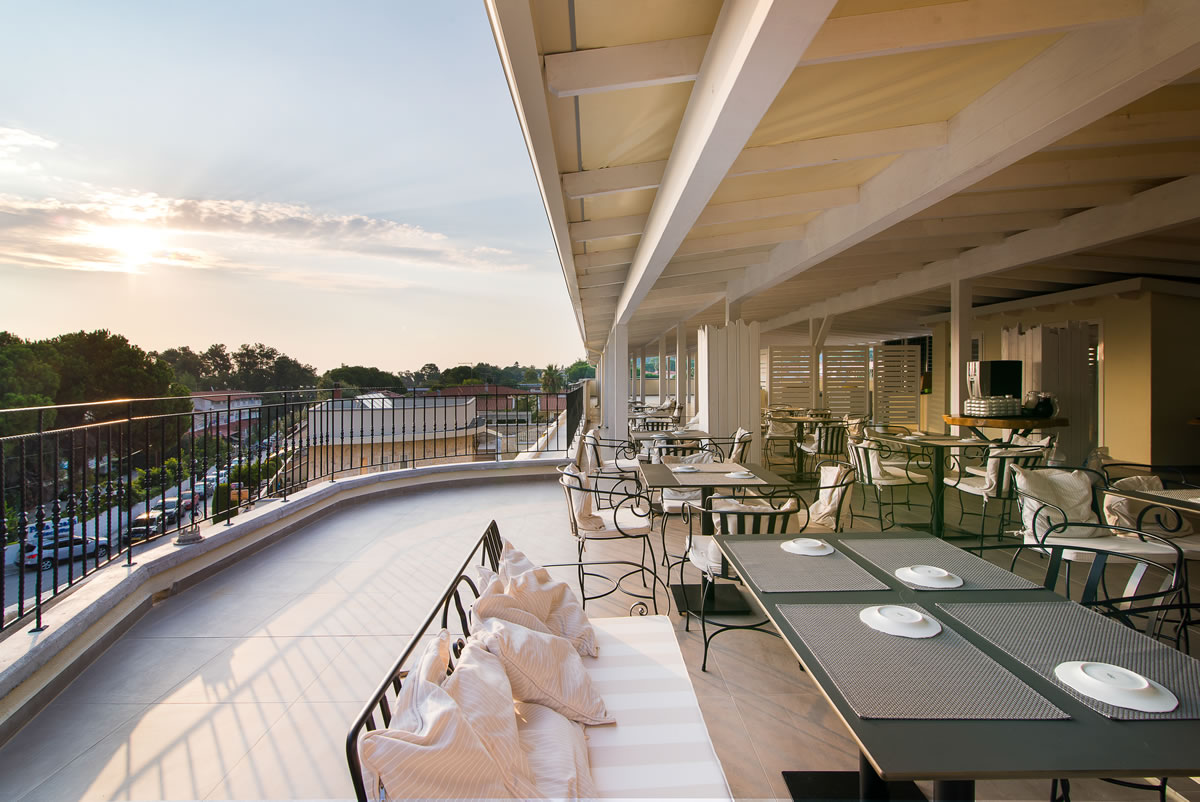 Hotel Neikos Mediterraneo Roof Garden.jpg