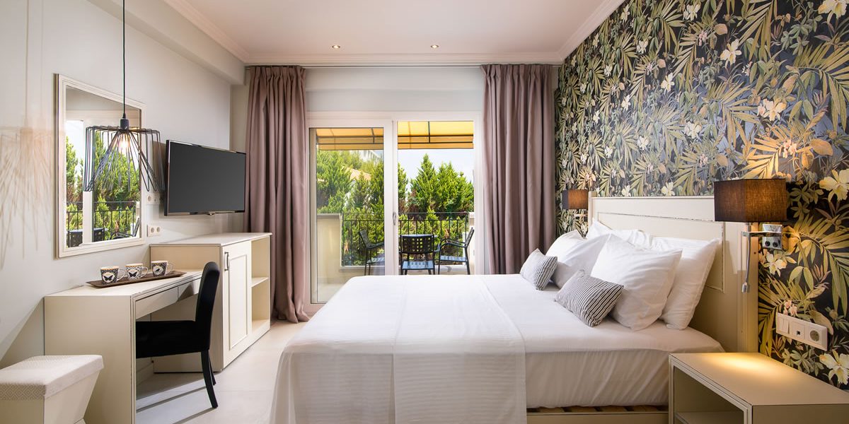 Hotel Neikos Mediterraneo superior double room.jpg