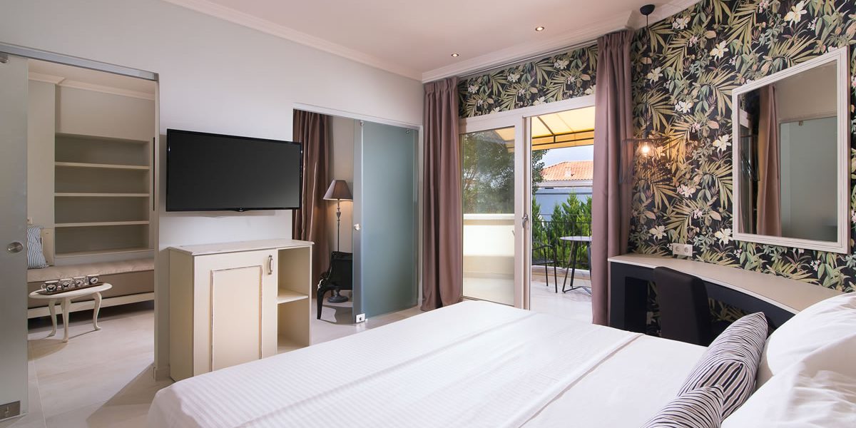 Neikos Mediterraneo hotel senior suite .jpg