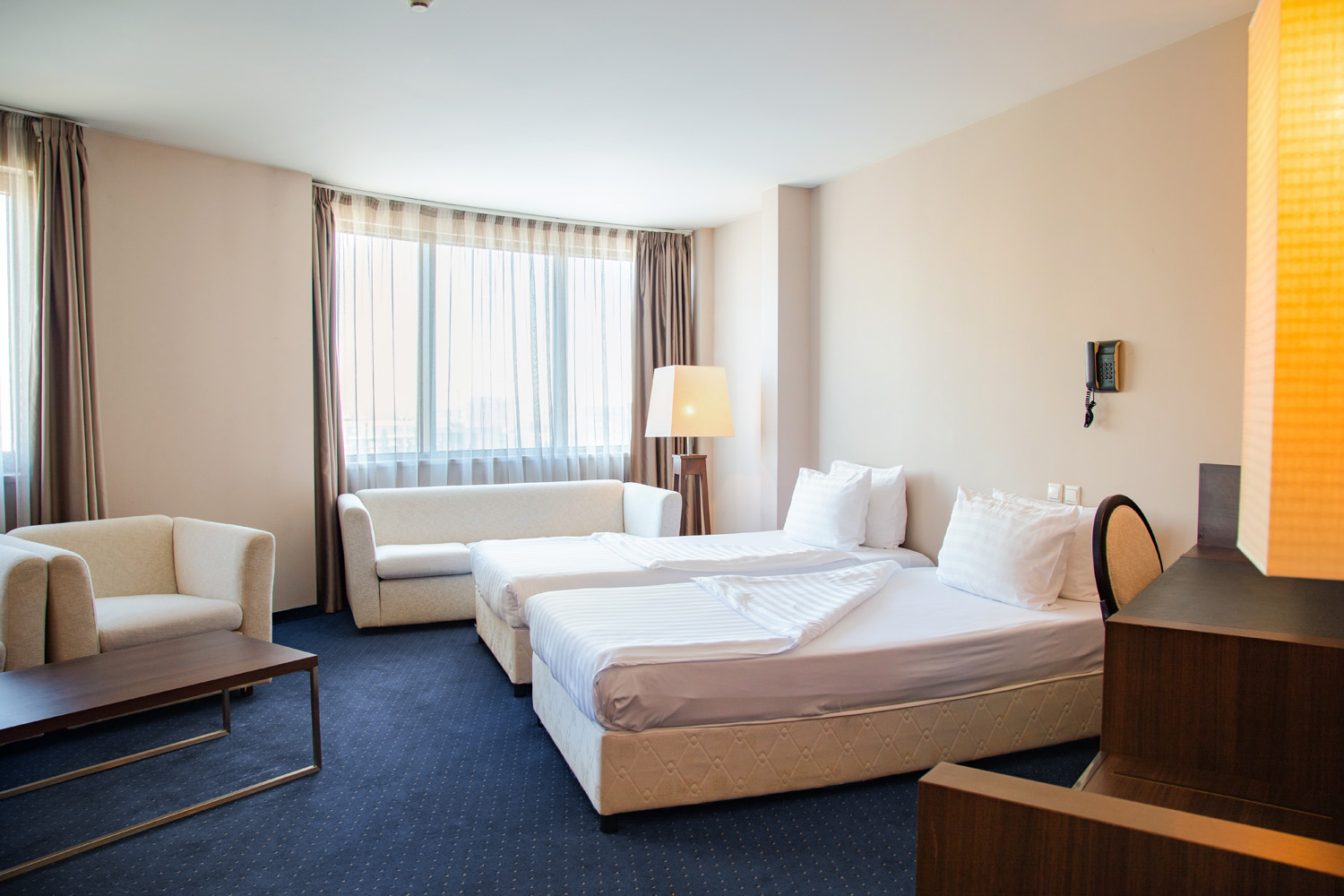 Hotel Metropolitan Sofia-Porodicna soba.jpg
