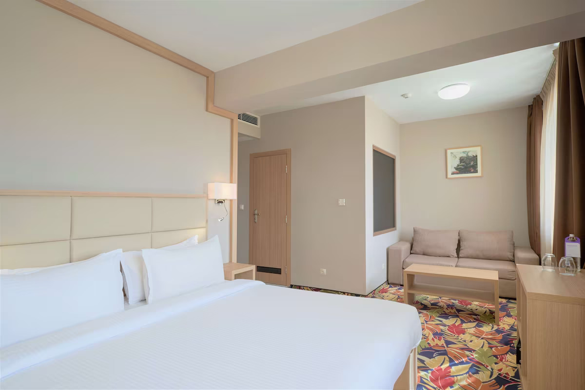 Hotel Imperial Plovdiv-Porodicna soba.jpg