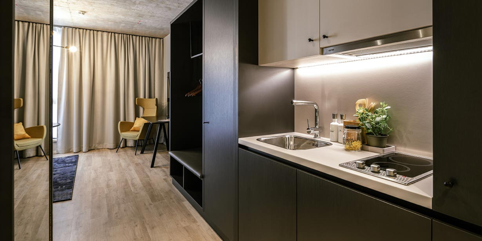 Adina Serviced Apartments Vienna kuhinja.jpg
