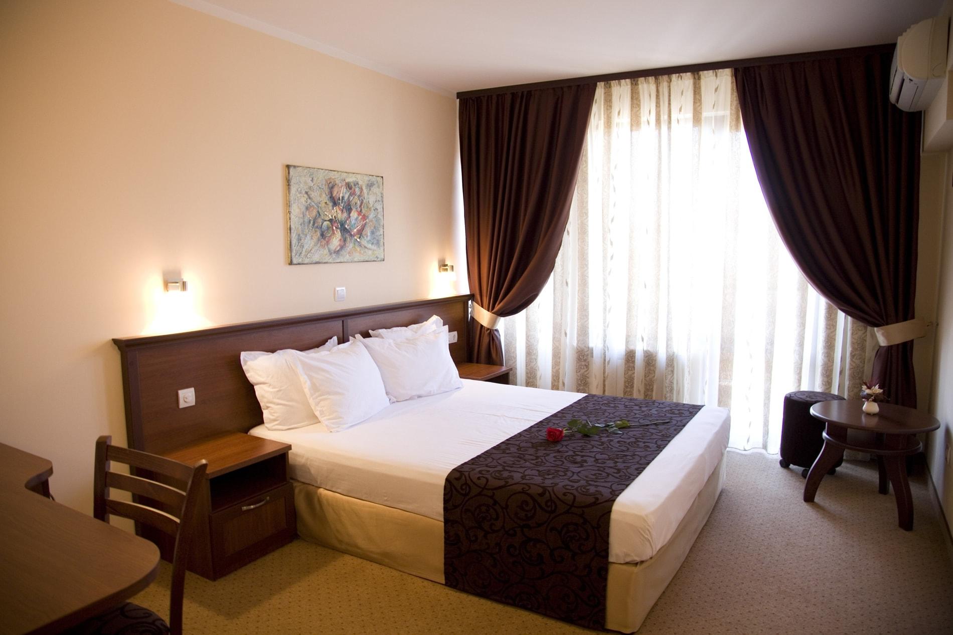 Hotel Favorit-Standardna soba sa balkonom.jpg