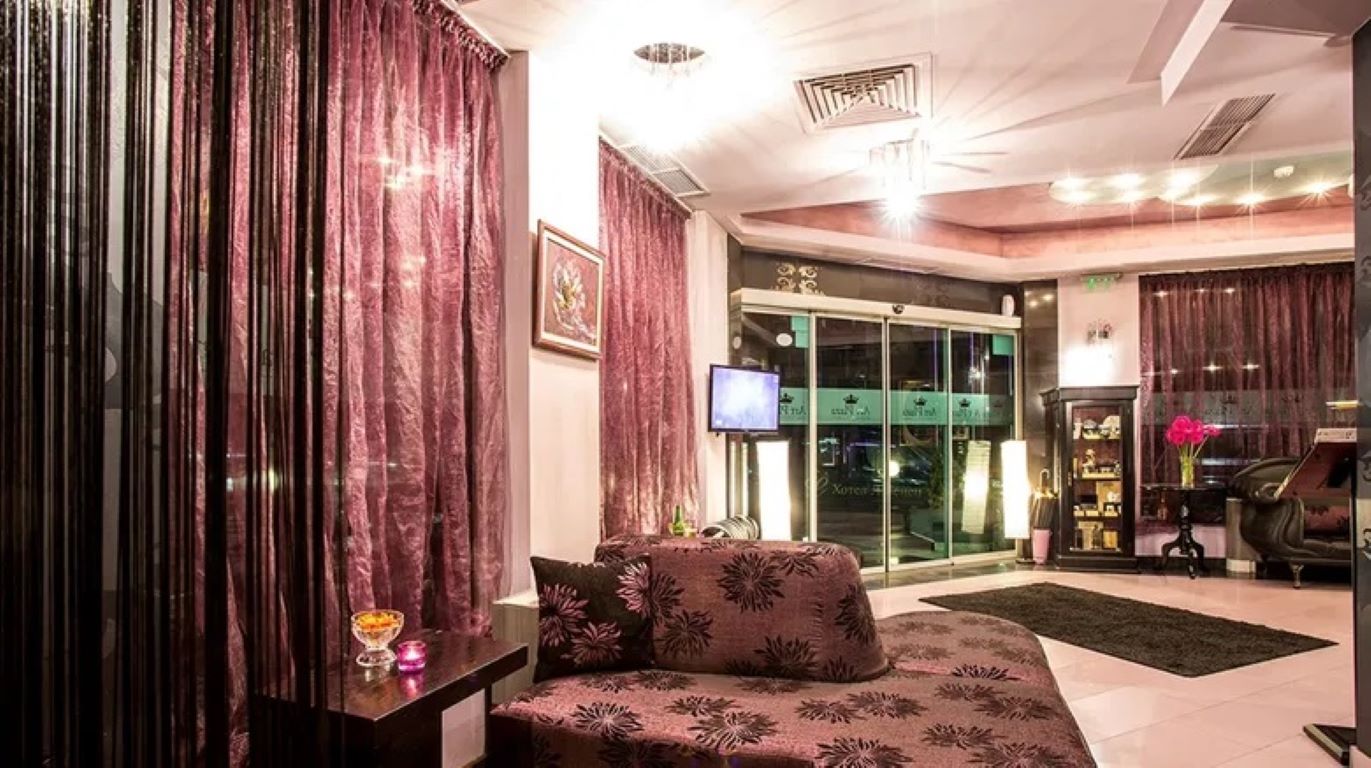 Best Western Art Plaza Hotel-Lobby.jpg