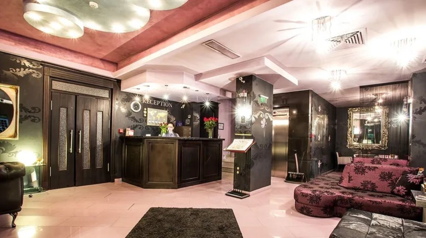 Best Western Art Plaza Hotel-Recepcija.jpg