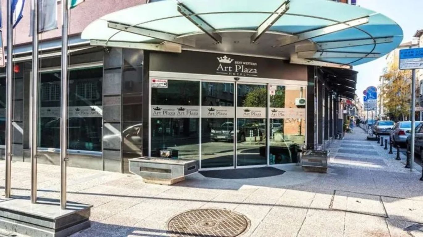 Best Western Art Plaza Hotel-Ulaz u hotel.jpg