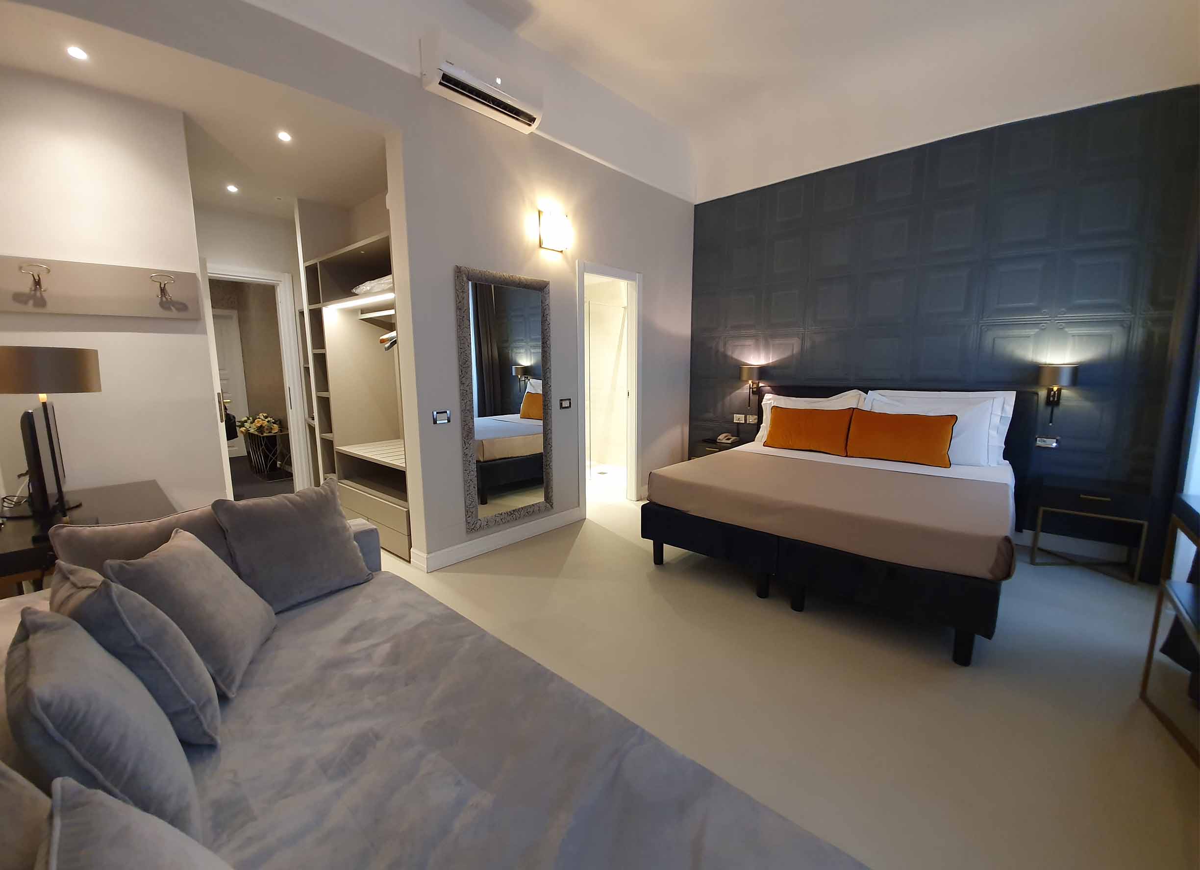 Hotel Maxim Axial junior suite.jpg