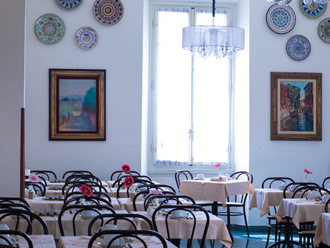 Hotel Maxim Axial restoran.jpg
