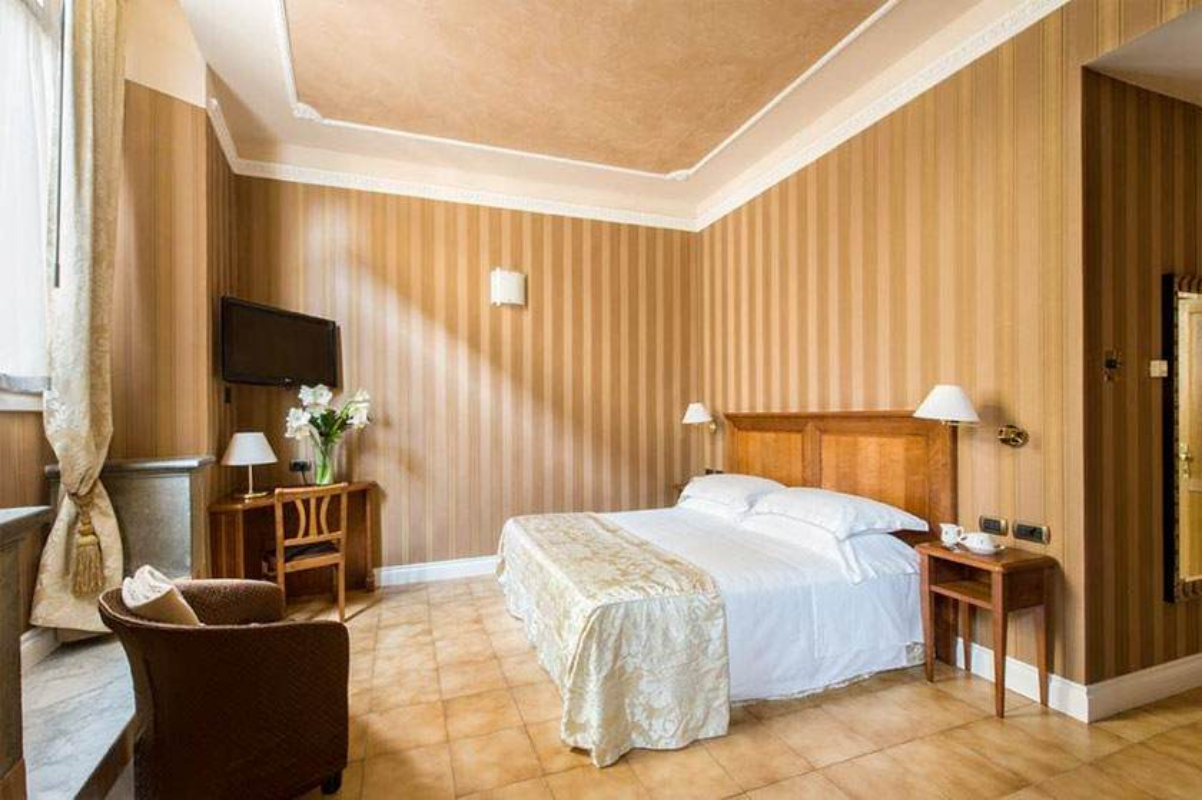 Hotel Silia soba.jpg