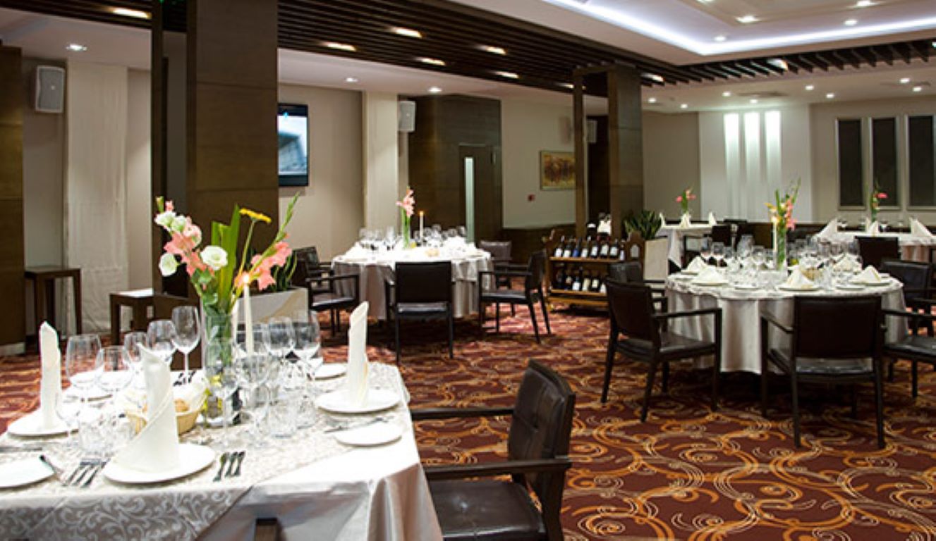 Central Hotel Sofia-Glavni restoran.jpg