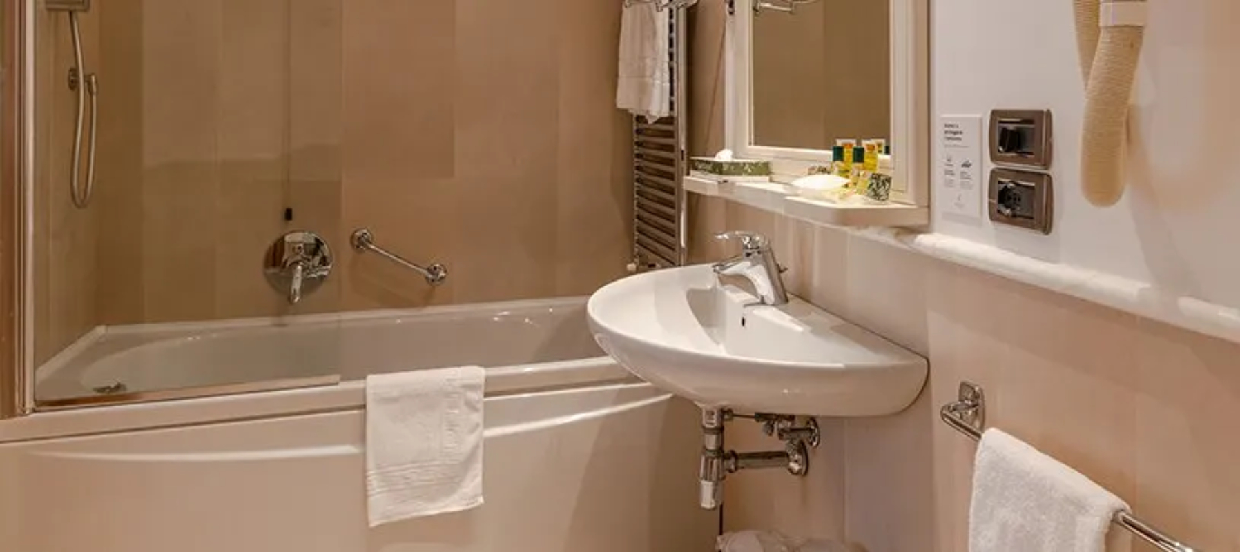 Hotel Firenze Pitti Palace al Ponte Vechhio kupatilo.jpg