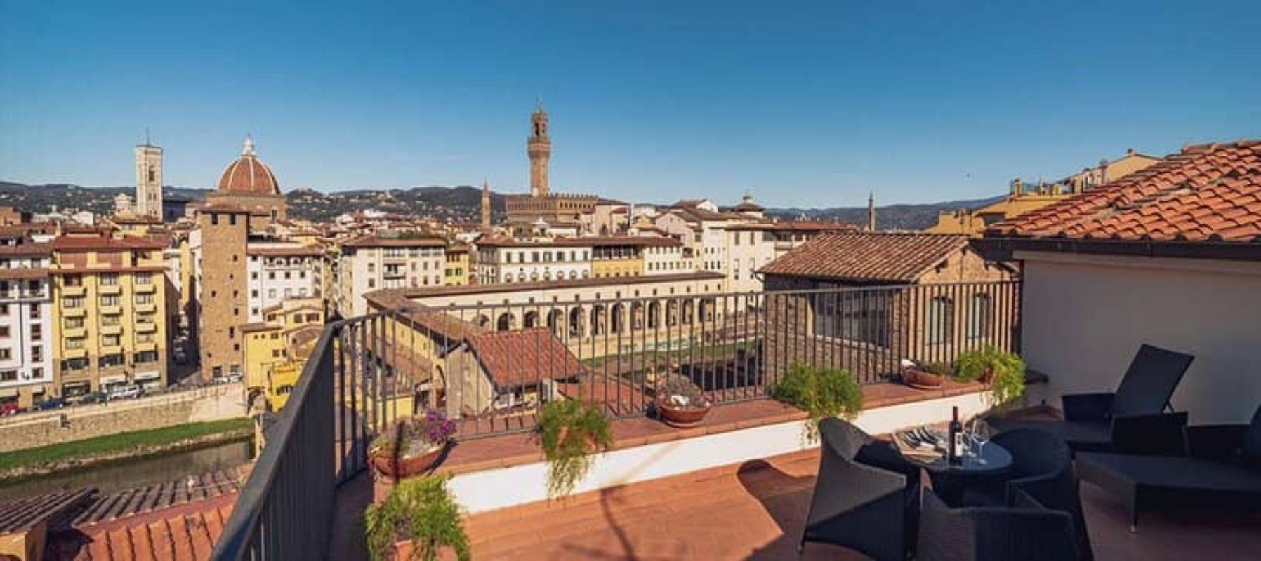 Hotel Firenze Pitti Palace al Ponte Vechhio terasa.jpg
