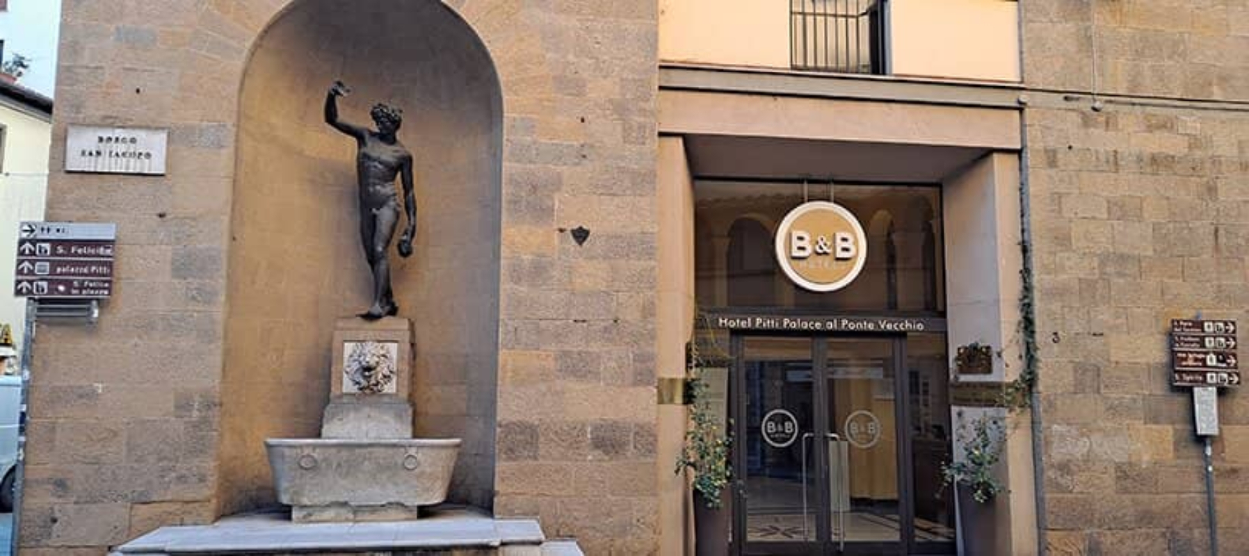 Hotel Firenze Pitti Palace al Ponte Vechhio.jpg