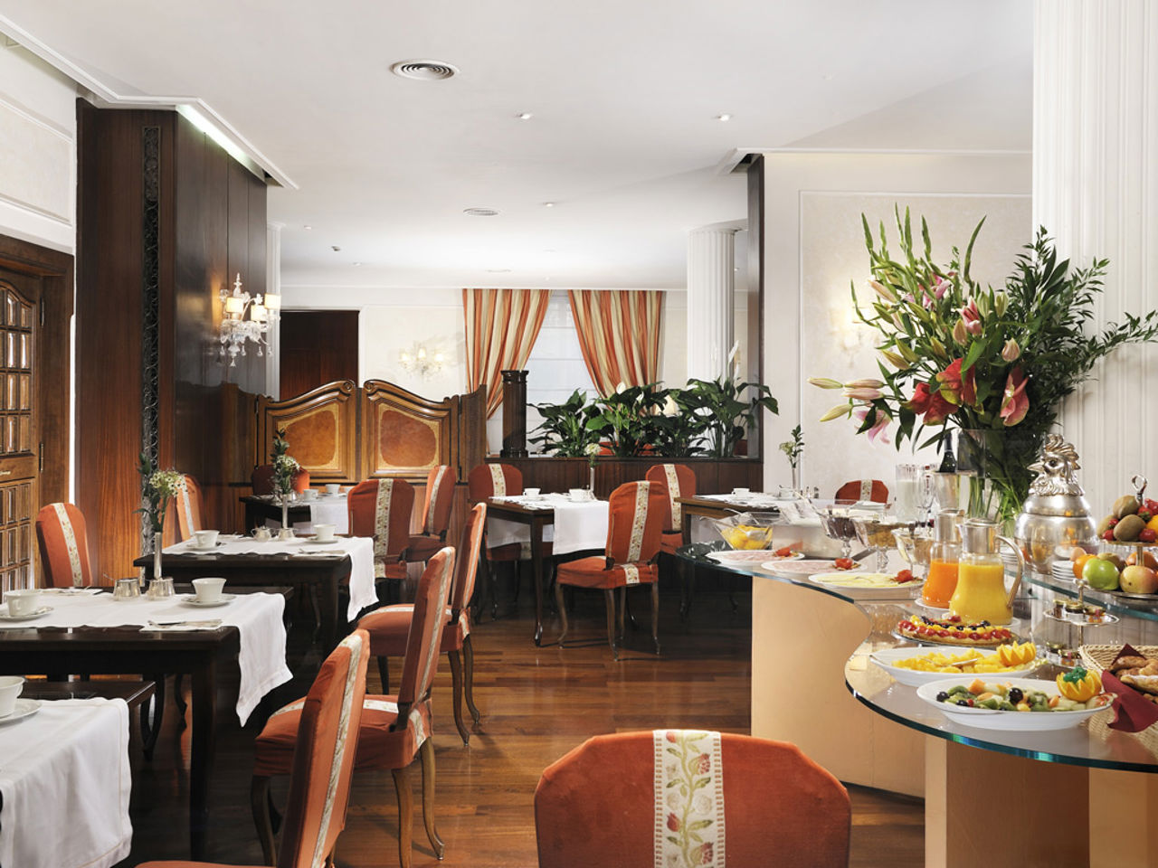 Hotel De la Ville restoran.jpg
