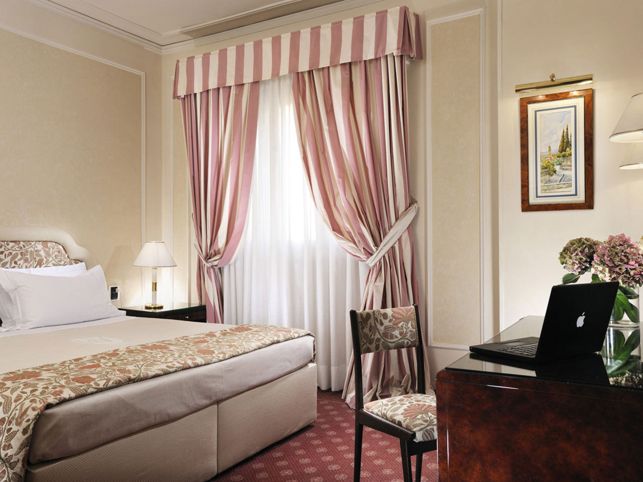 Hotel De la Ville soba.jpg