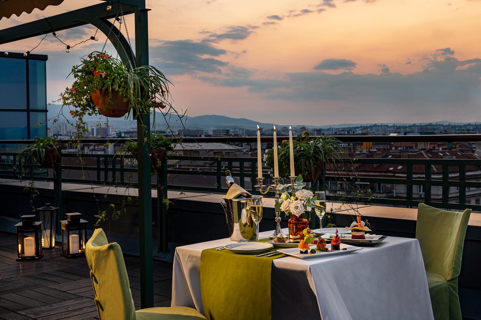 Grand Hotel Sofia-Terasa restorana.jpg