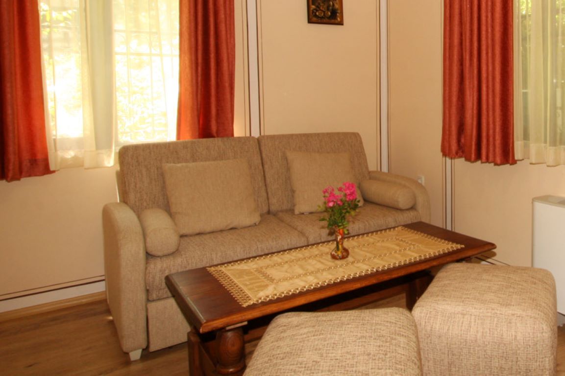 Alafrangite Hotel-Suite.jpg