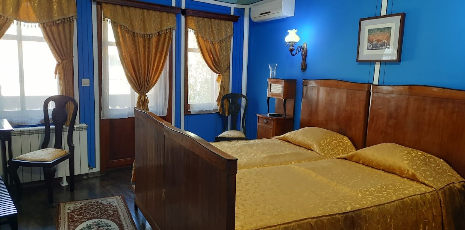 Family Hotel at Renaissance Square-Standardna Blue soba.jpg