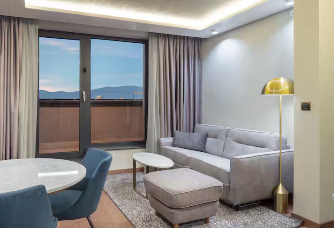Doubletree by Hilton Plovdiv Centre-Dvosoban suite.jpg