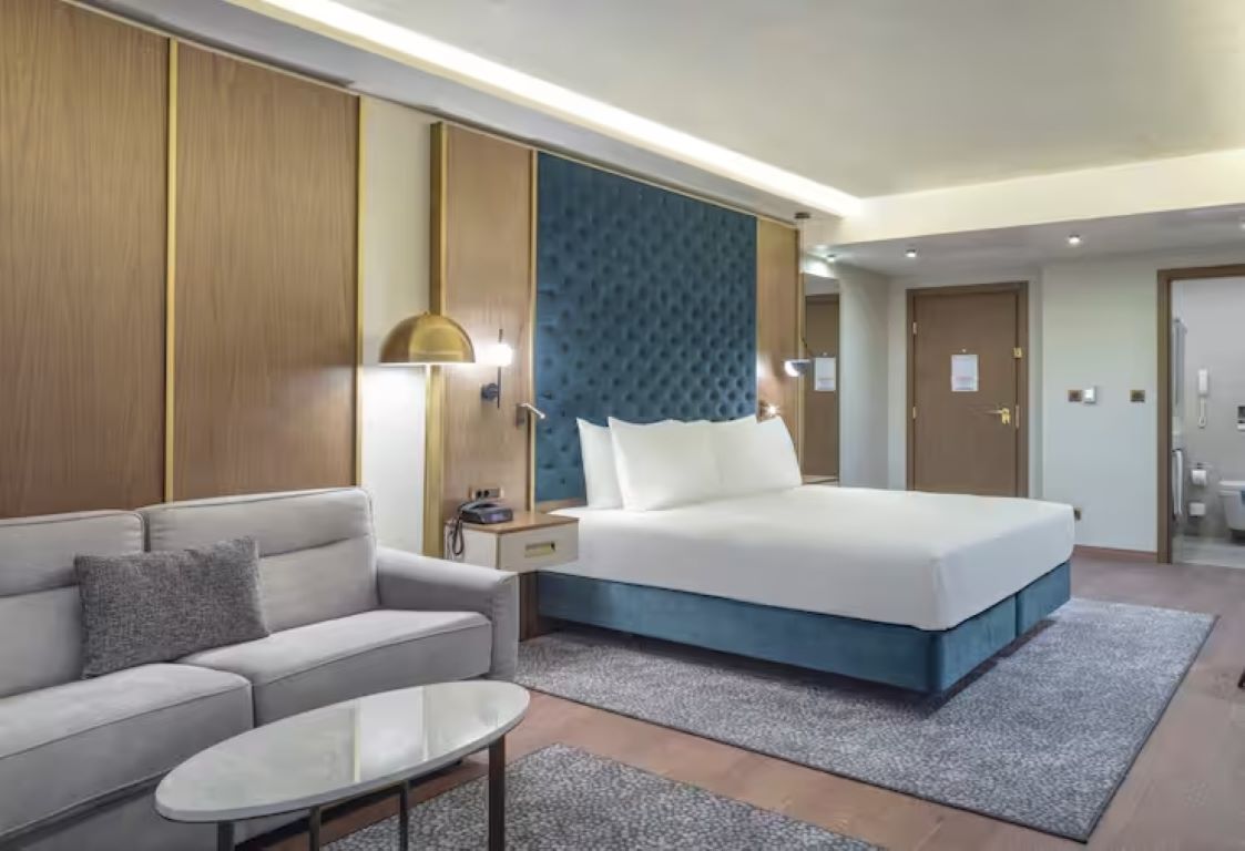 Doubletree by Hilton Plovdiv Centre-Junior suite.jpg