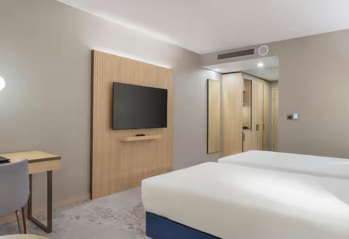 Doubletree by Hilton Plovdiv Centre-Porodicna soba.jpg