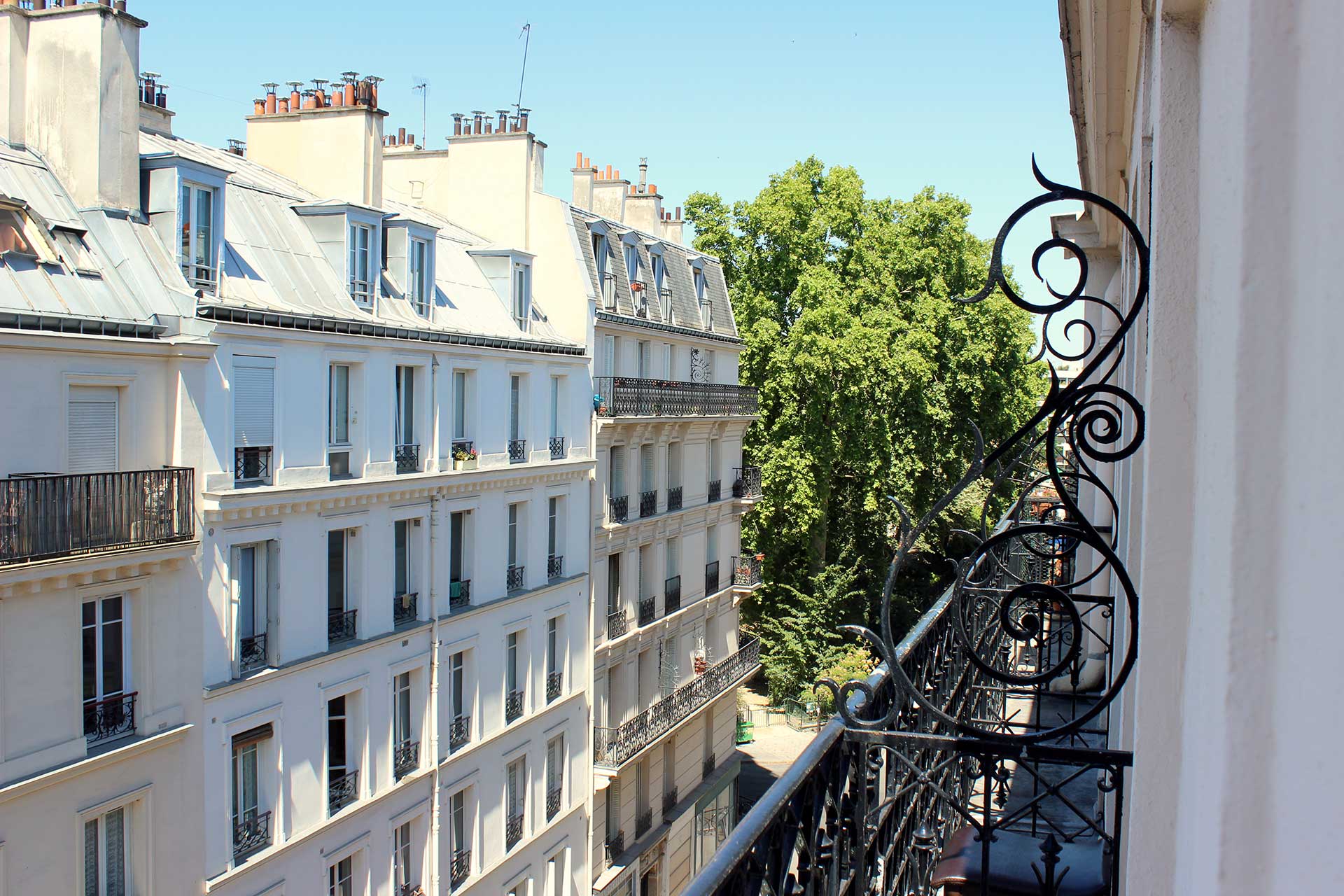 Hotel du Chemin Vert Paris-Pogled na okruzenje.jpg