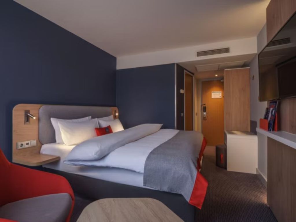 Holiday Inn Express Berlin City Centre-Standardna soba.jpg