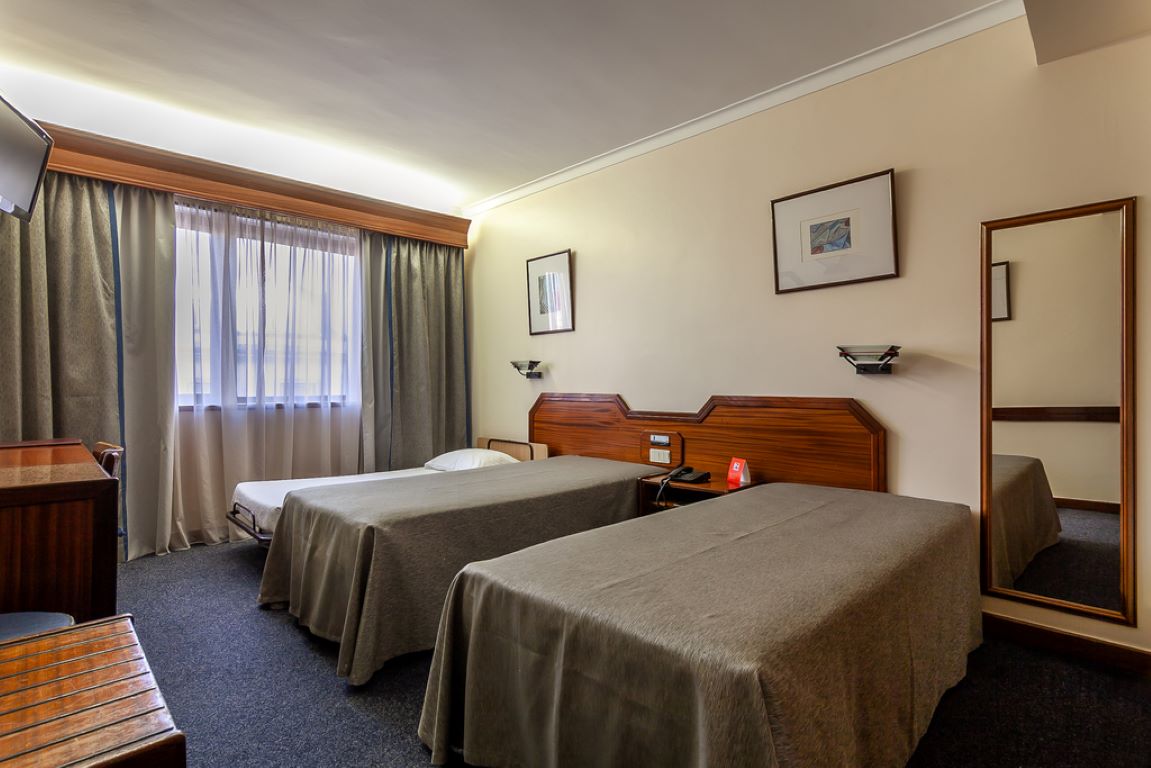 Hotel Nacional-Standardna soba sa dodatnim lezajem.jpg