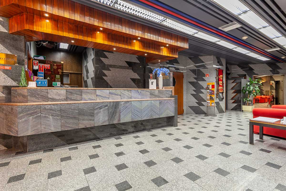 Nacional Hotel-Recepcija.jpg
