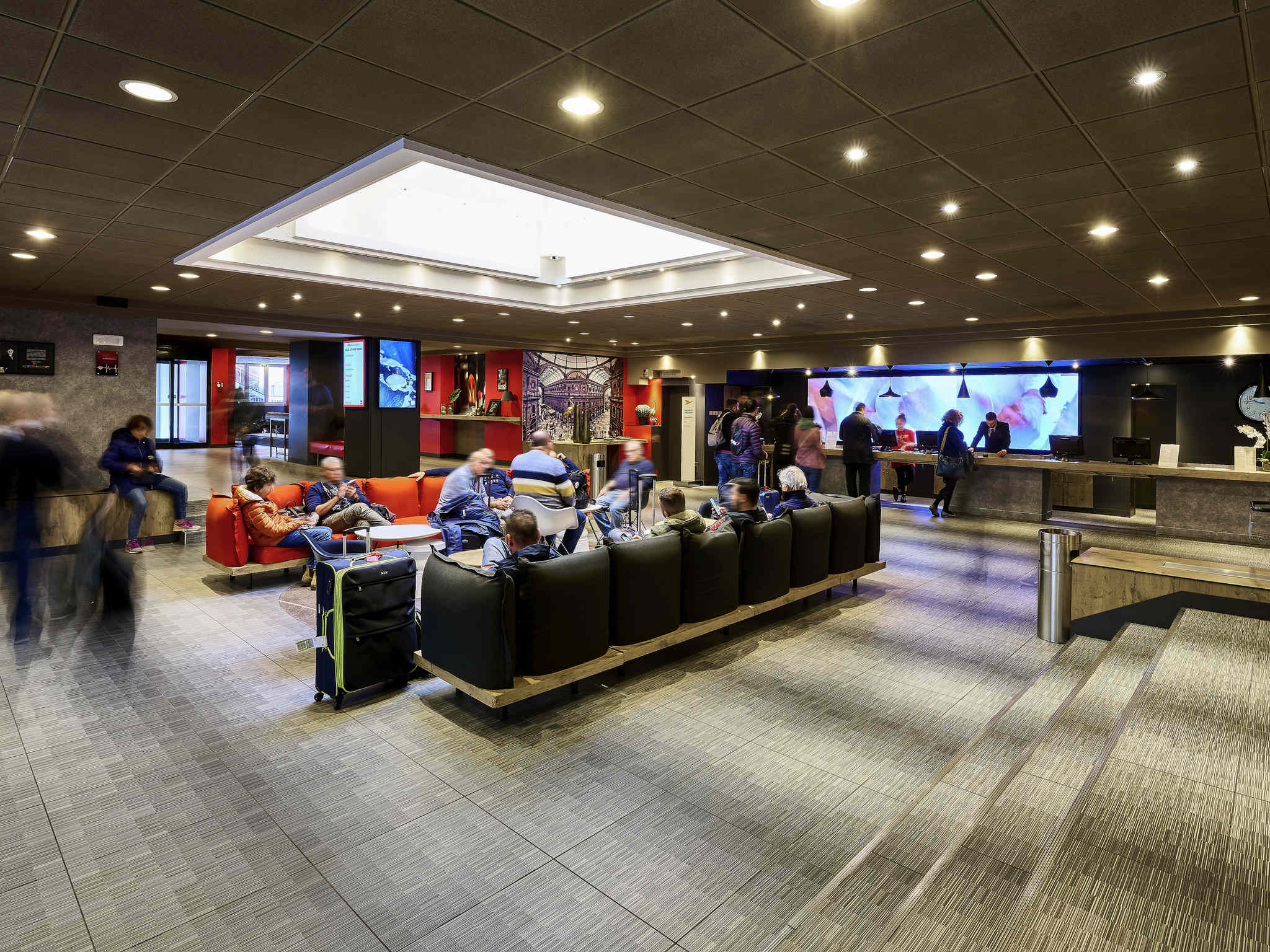 Ibis Milano Centro-Enterijer hotela.jpg