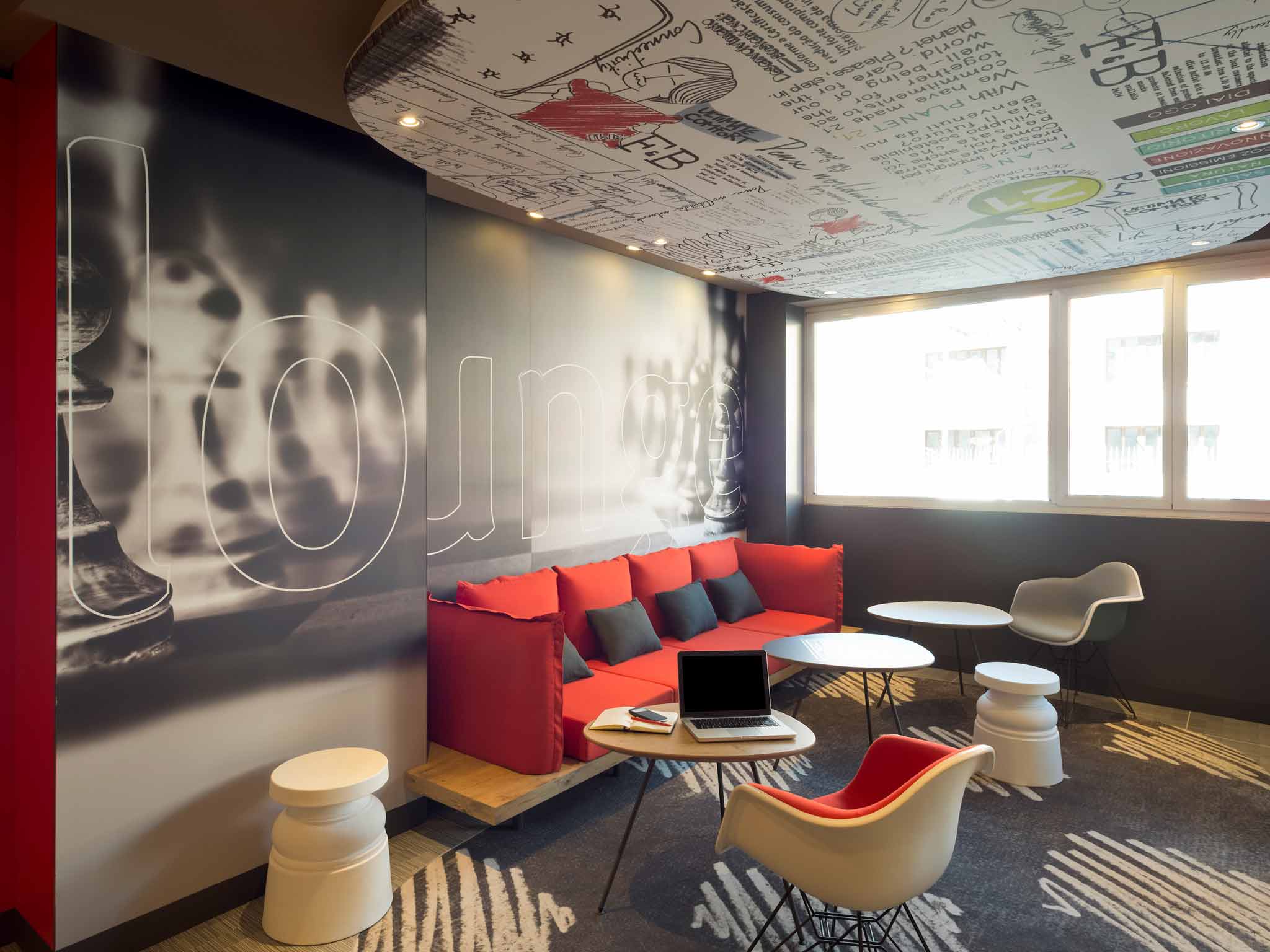 Ibis Milano Centro-Lobby.jpg