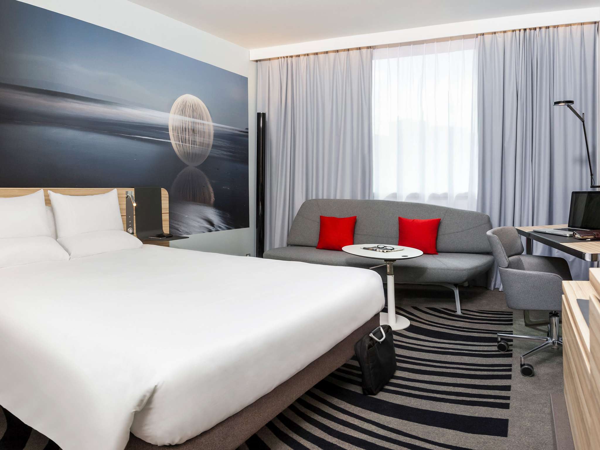 Novotel Wien City Hotel-Business soba.jpg